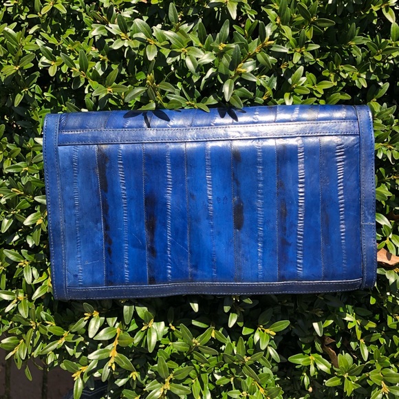 Electric blue eel skin clutch - Picture 3 of 3